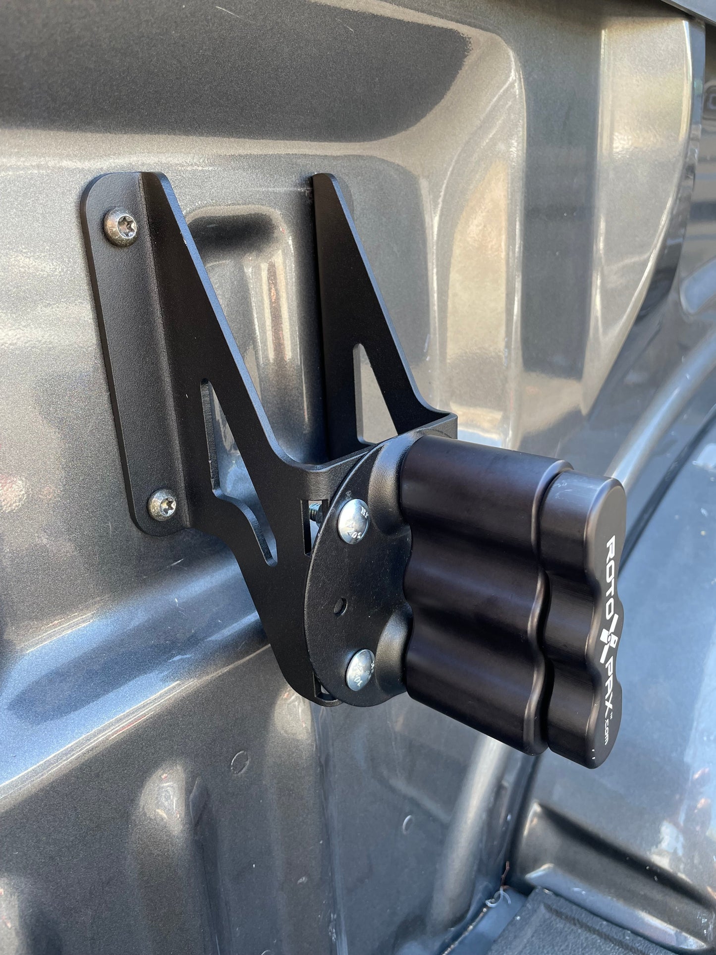 RotoPax Mounting Adapter F-150 and F-250 (Rear Box Link Location)